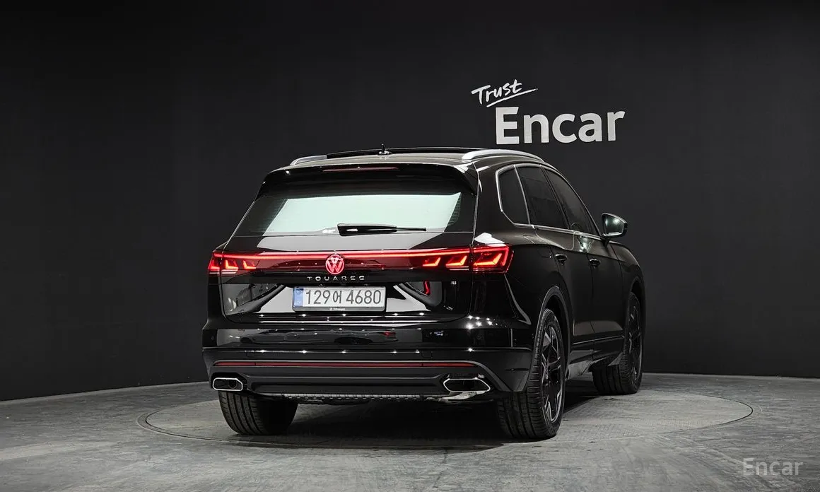 Фото 4 - Volkswagen Touareg