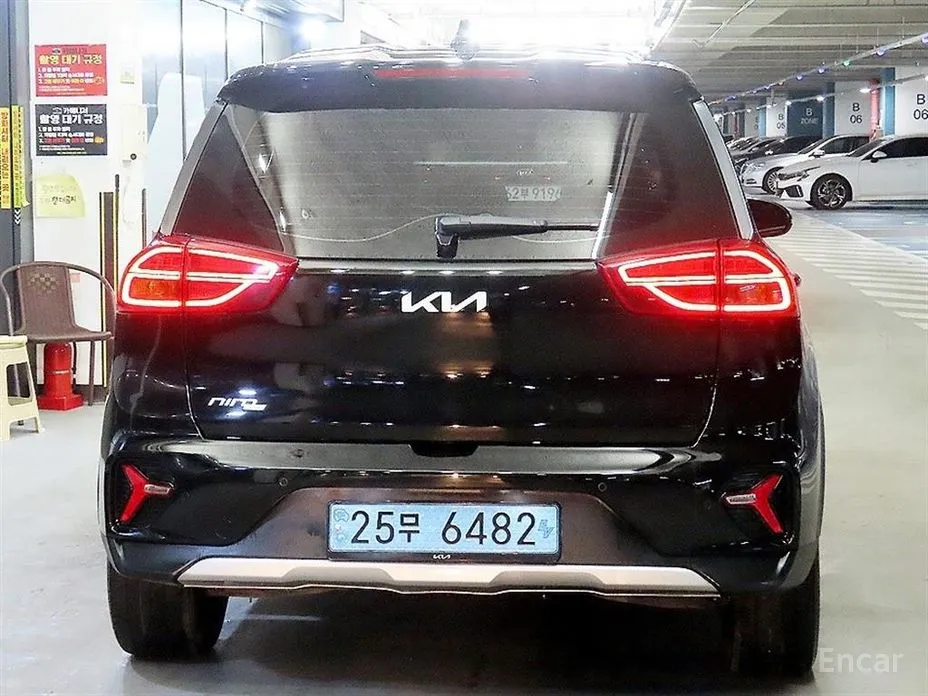 Фото 4 - Kia Niro