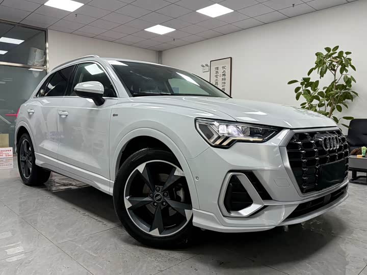 Фото 2 - Audi Q3