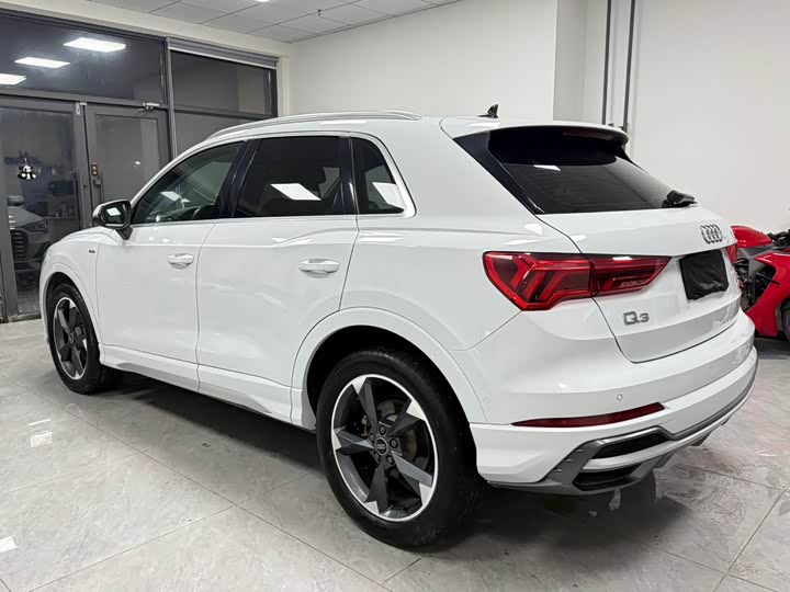 Фото 6 - Audi Q3