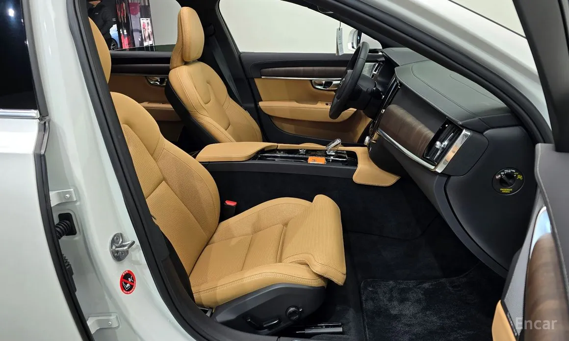 Фото 12 - Volvo S90