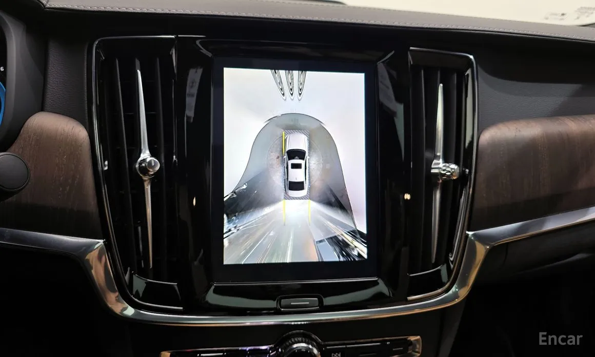 Фото 15 - Volvo S90