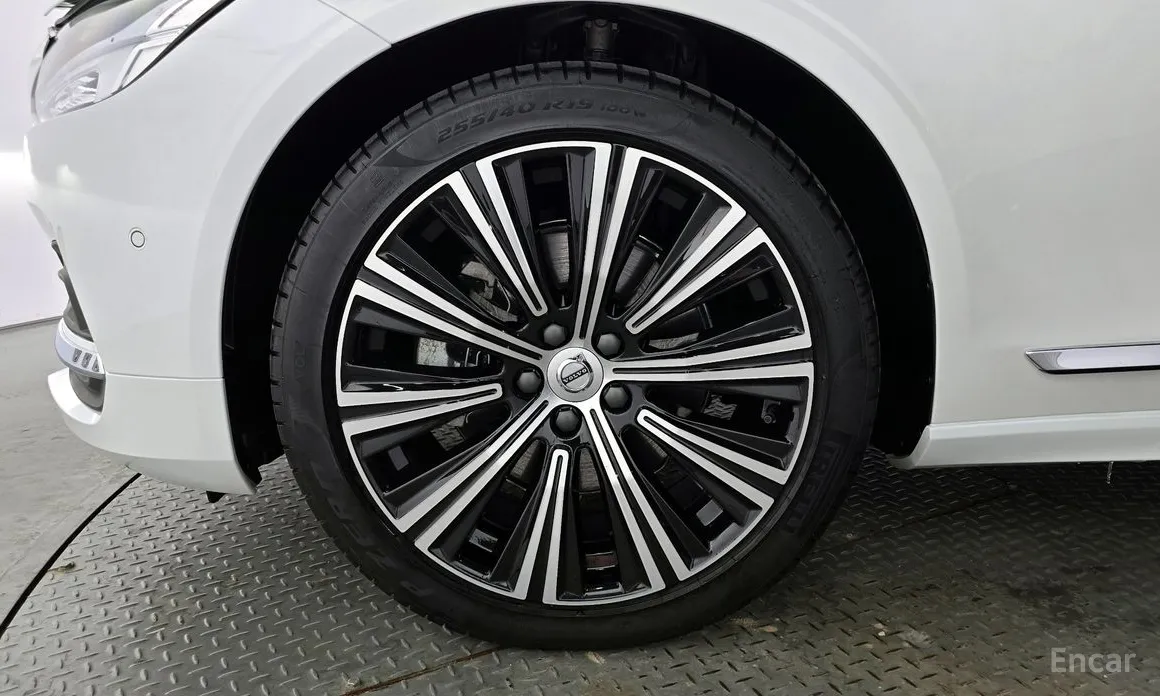 Фото 5 - Volvo S90