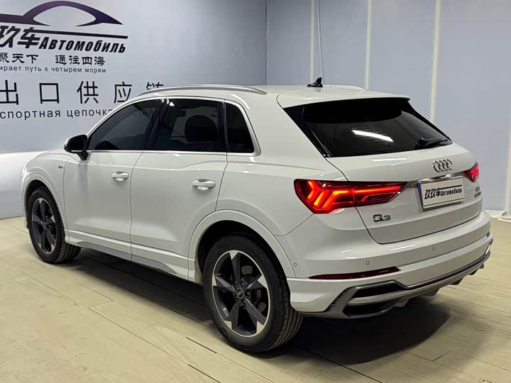 Фото 6 - Audi Q3