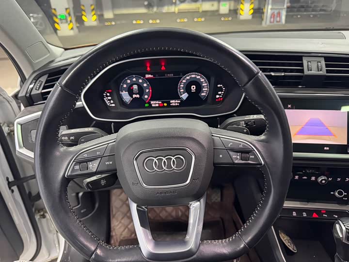 Фото 9 - Audi Q3