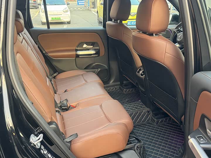 Фото 8 - Mercedes-Benz GLB-Class