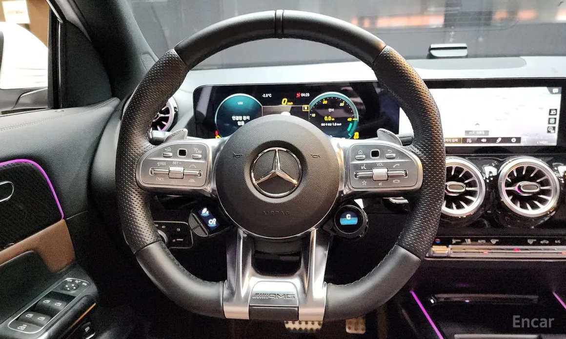 Фото 13 - Mercedes-Benz GLA-Class