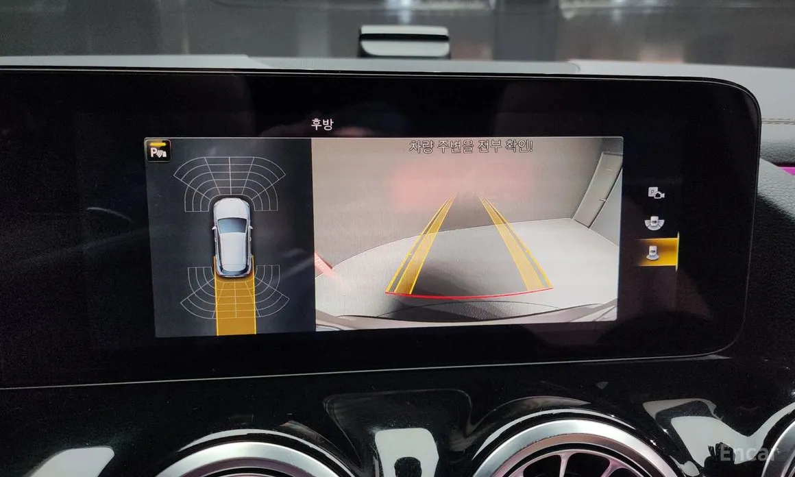 Фото 14 - Mercedes-Benz GLA-Class