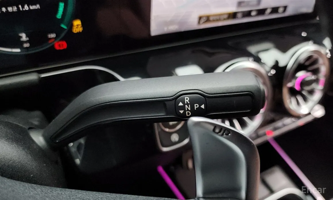 Фото 9 - Mercedes-Benz GLA-Class