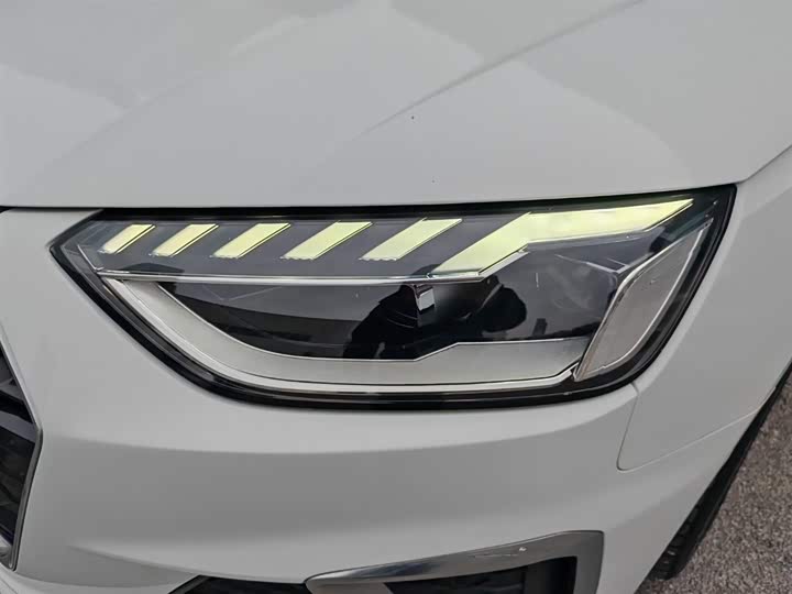 Фото 3 - Audi A4L