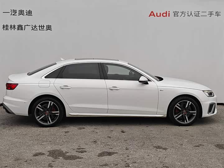 Фото 4 - Audi A4L