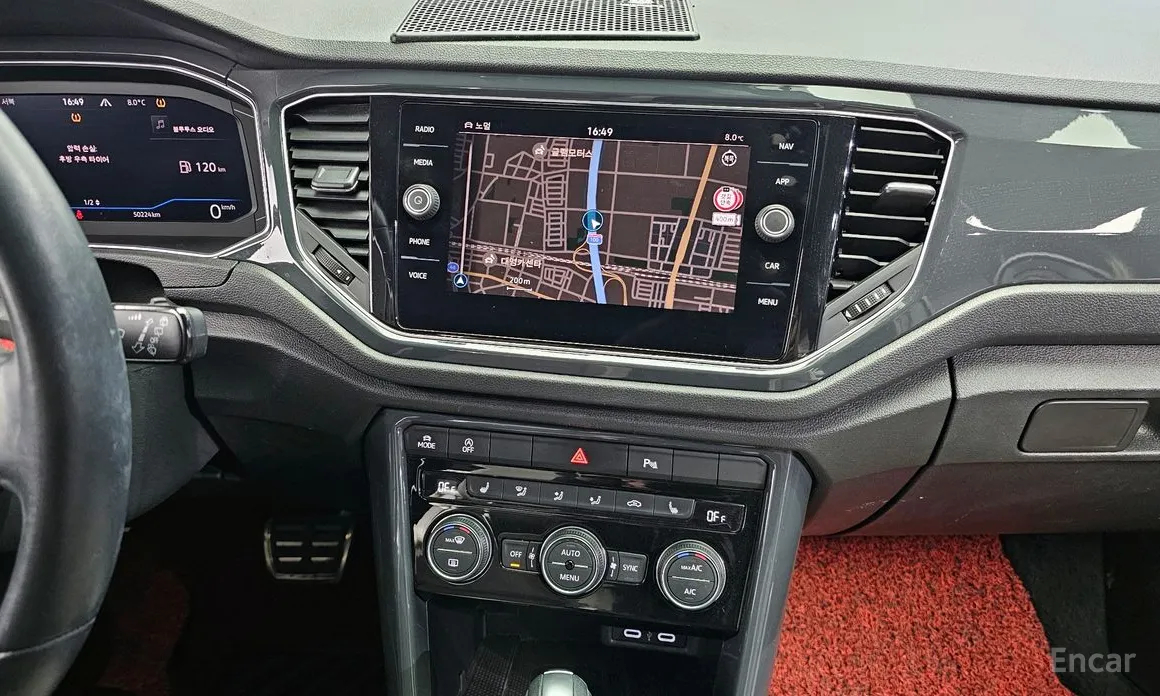 Фото 14 - Volkswagen T-Roc