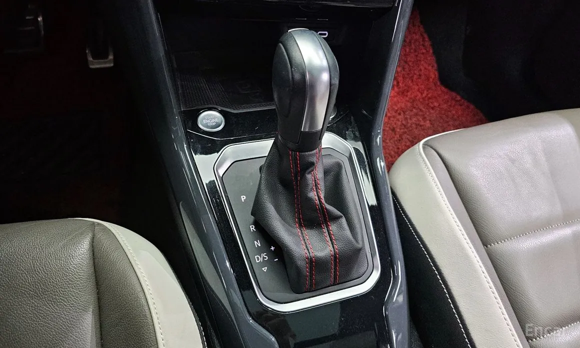 Фото 9 - Volkswagen T-Roc