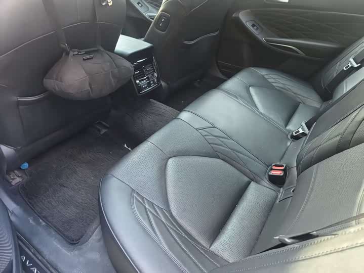 Фото 9 - Toyota Avalon