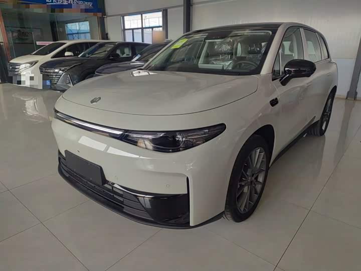 Фото 2 - Leapmotor C10