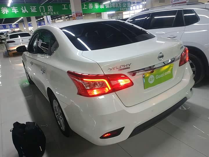 Фото 5 - Nissan Sylphy