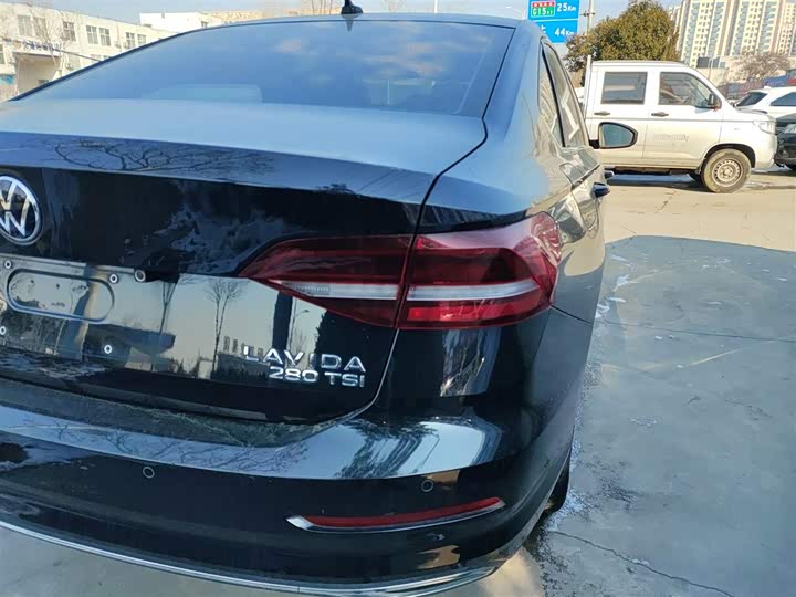 Фото 8 - Volkswagen Lavida