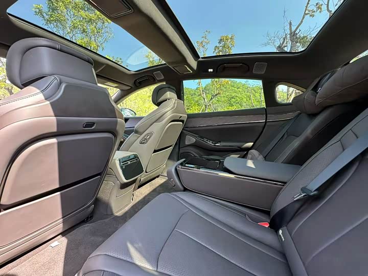 Фото 5 - Denza Z9