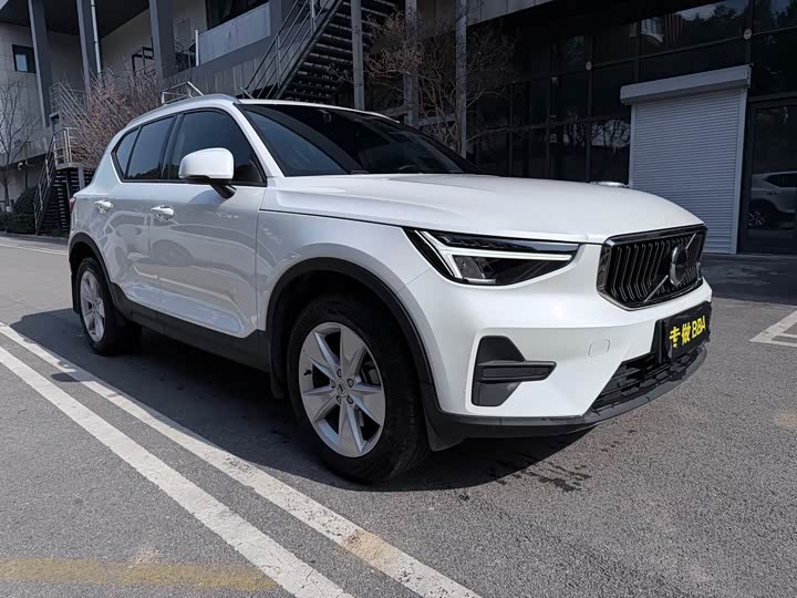 Фото 3 - Volvo XC40