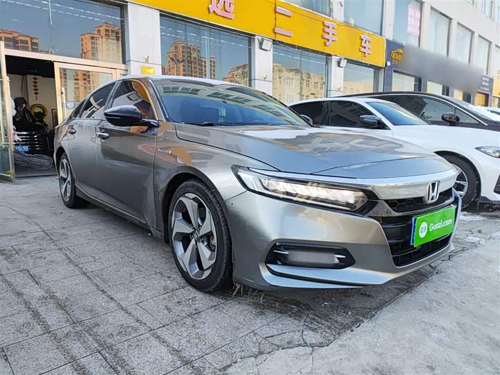 Фото 4 - Honda Accord