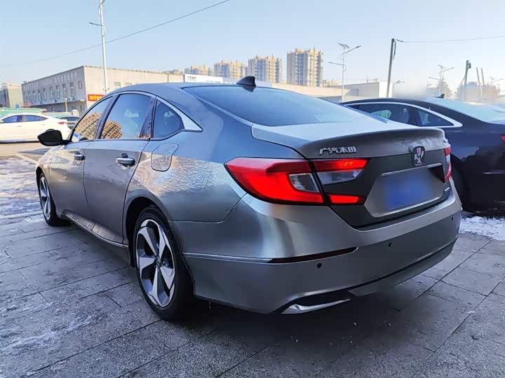 Фото 5 - Honda Accord