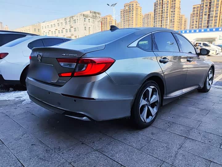 Фото 7 - Honda Accord