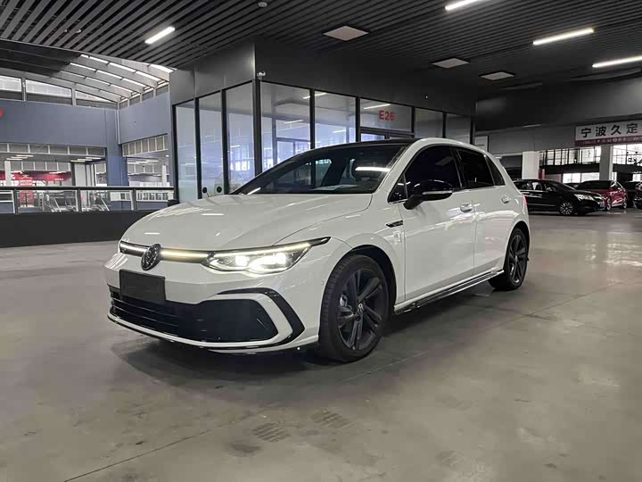 Фото 1 - Volkswagen Golf