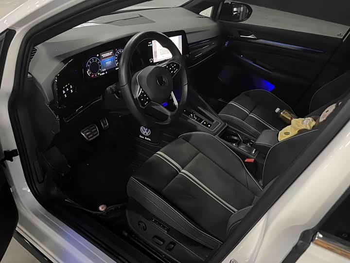 Фото 5 - Volkswagen Golf