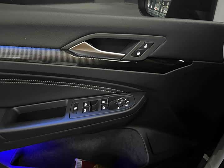 Фото 9 - Volkswagen Golf