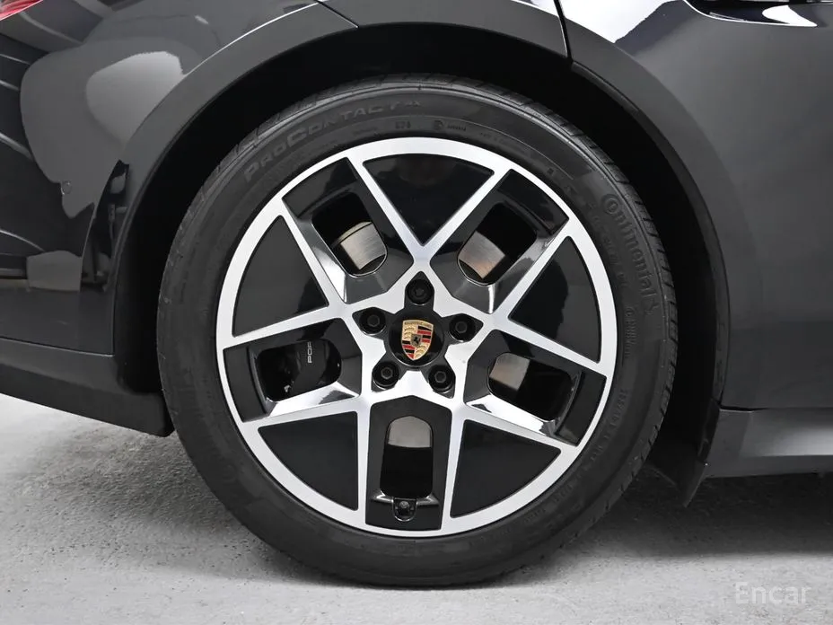 Фото 5 - Porsche Taycan