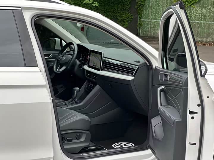 Фото 5 - Volkswagen Tiguan L Pro