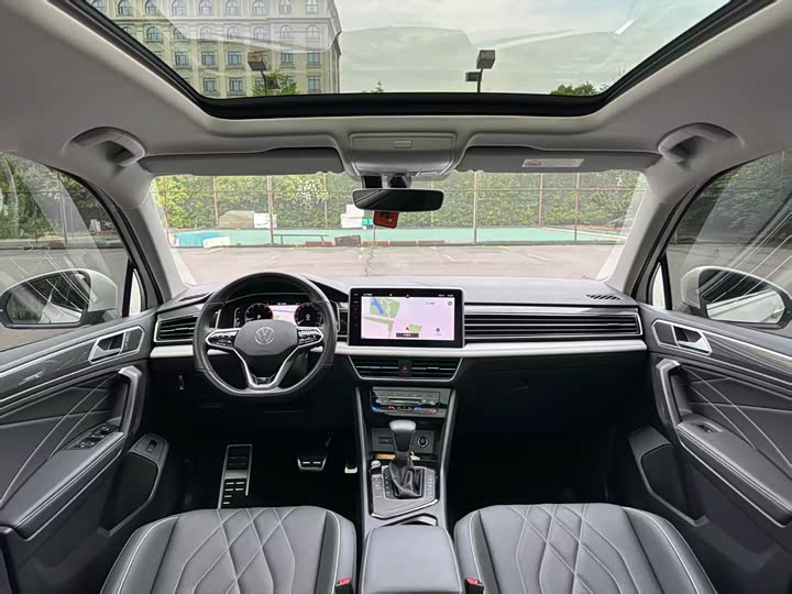 Фото 7 - Volkswagen Tiguan L Pro