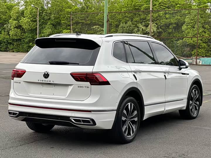 Фото 8 - Volkswagen Tiguan L Pro