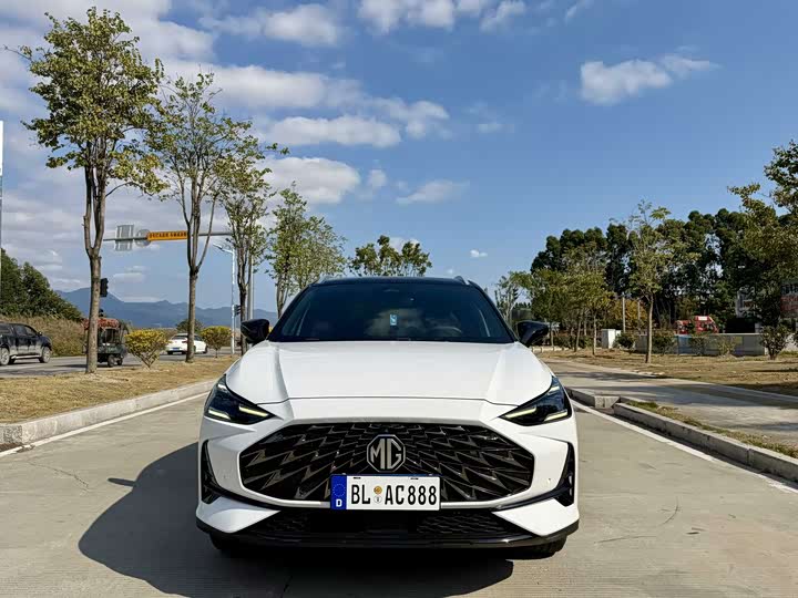 Фото 2 - MG Motor One