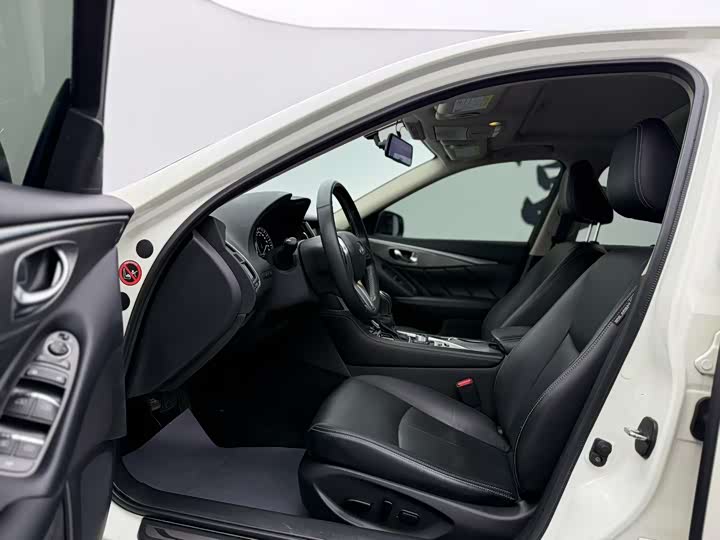 Фото 4 - Infiniti Q50L