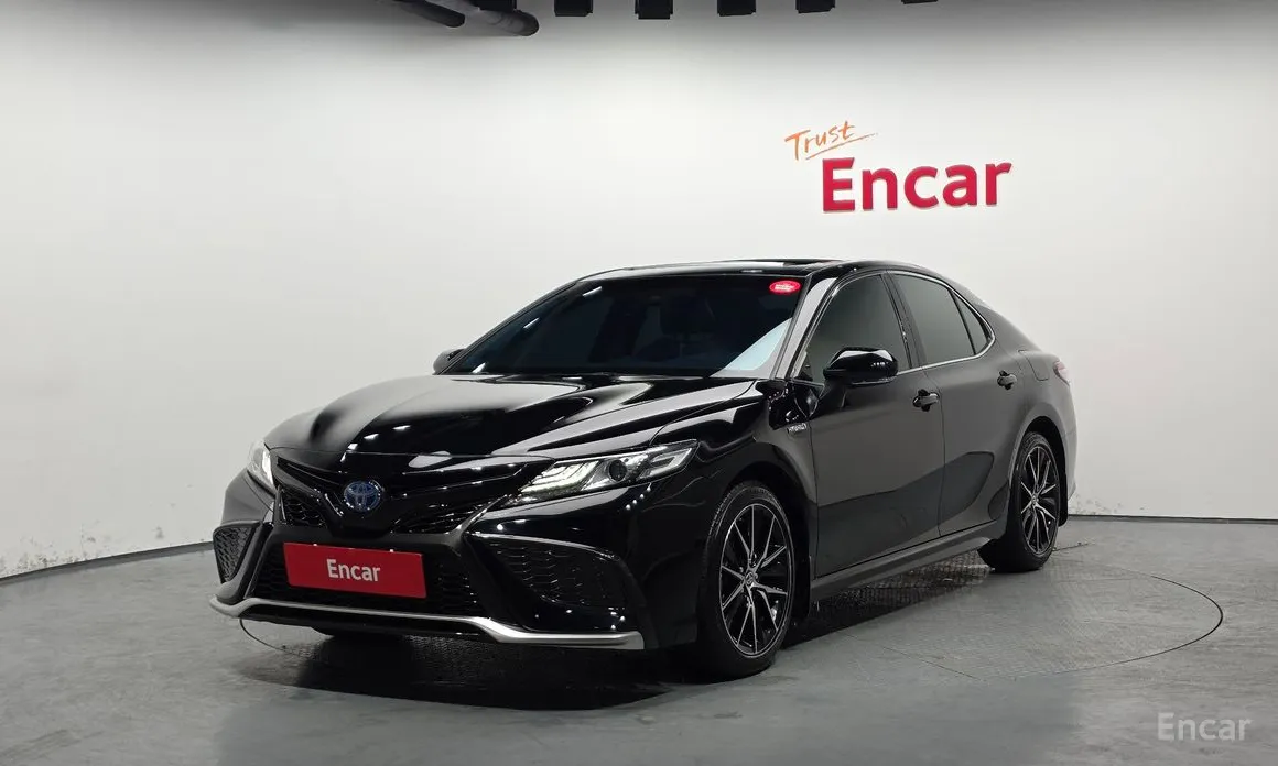 Фото 1 - Toyota Camry