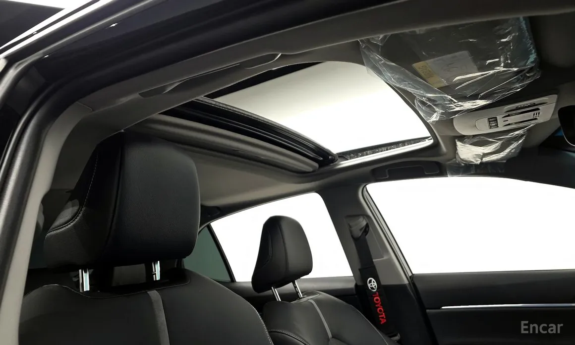 Фото 16 - Toyota Camry