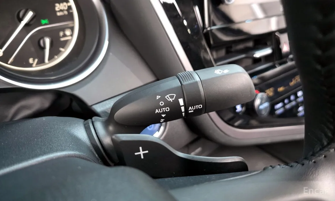 Фото 19 - Toyota Camry