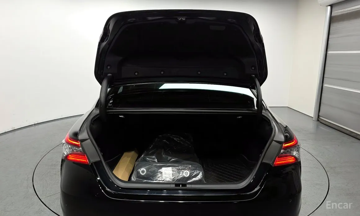 Фото 20 - Toyota Camry