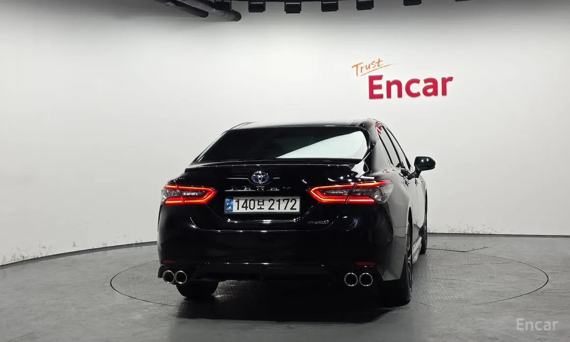 Фото 4 - Toyota Camry