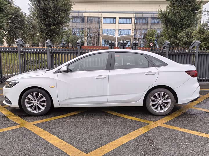 Фото 4 - Chevrolet Monza