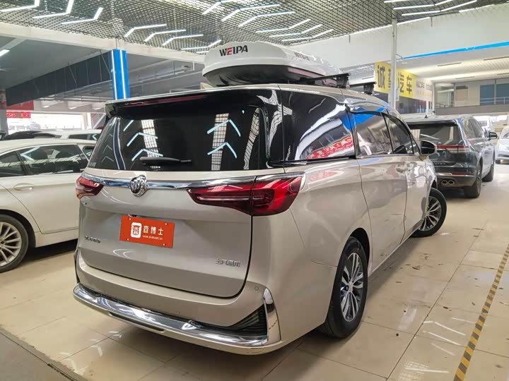 Фото 2 - Buick GL8 ES