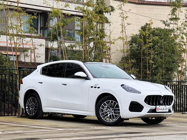 Фото 3 - Maserati Grecale