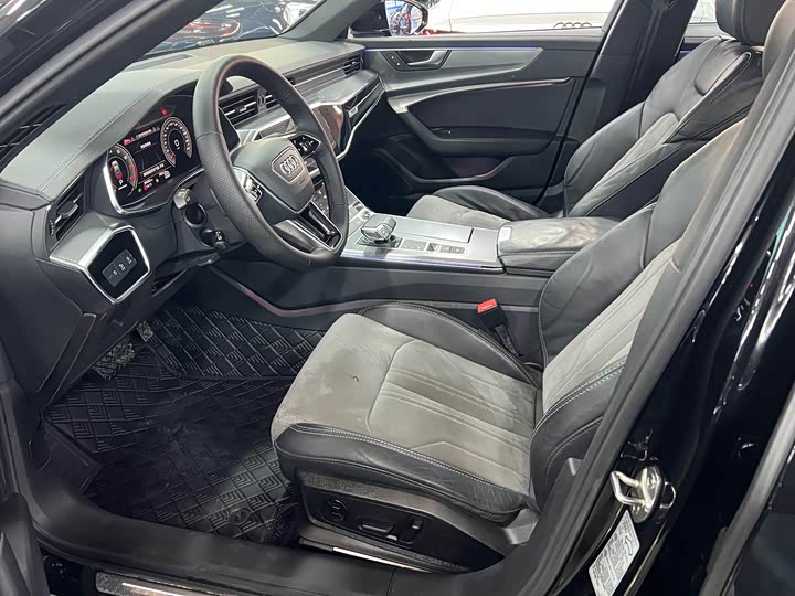 Фото 4 - Audi A6L