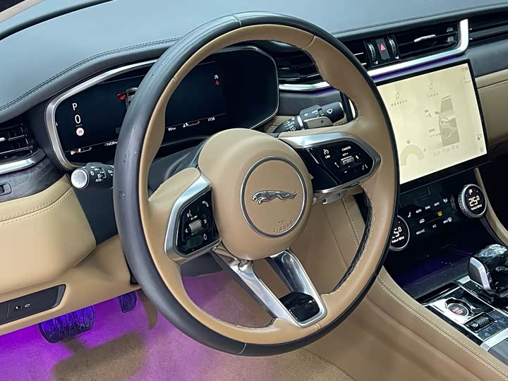 Фото 4 - Jaguar XF L