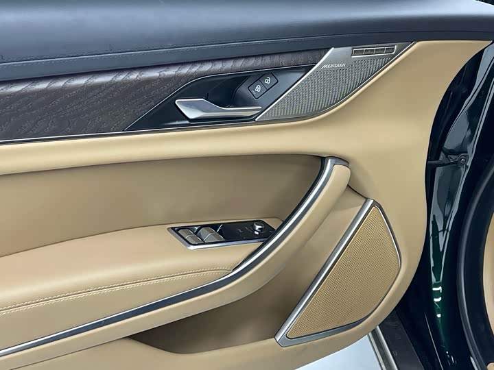 Фото 9 - Jaguar XF L