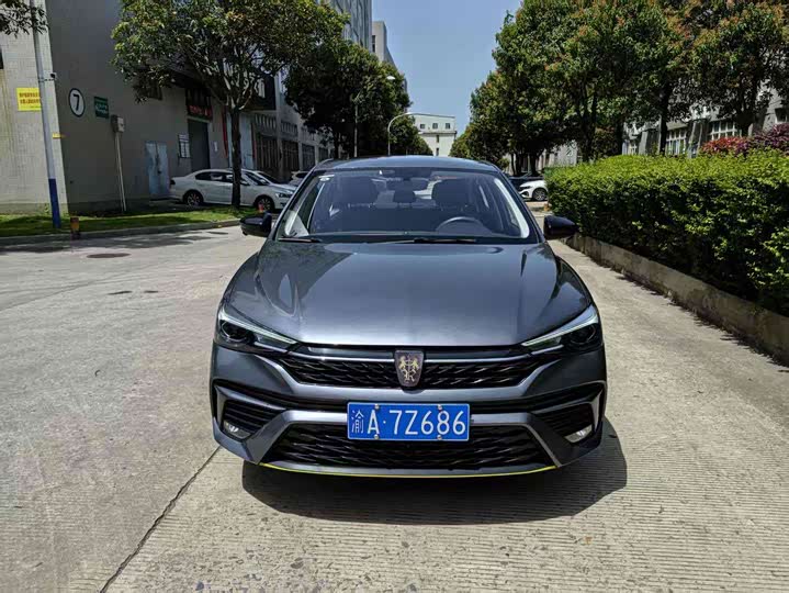 Фото 2 - Roewe i5