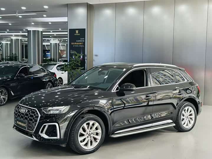 Фото 1 - Audi Q5L