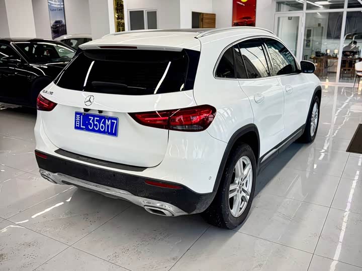 Фото 6 - Mercedes-Benz GLA-Class