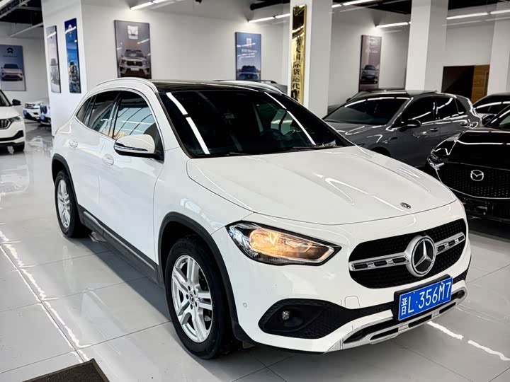 Фото 8 - Mercedes-Benz GLA-Class